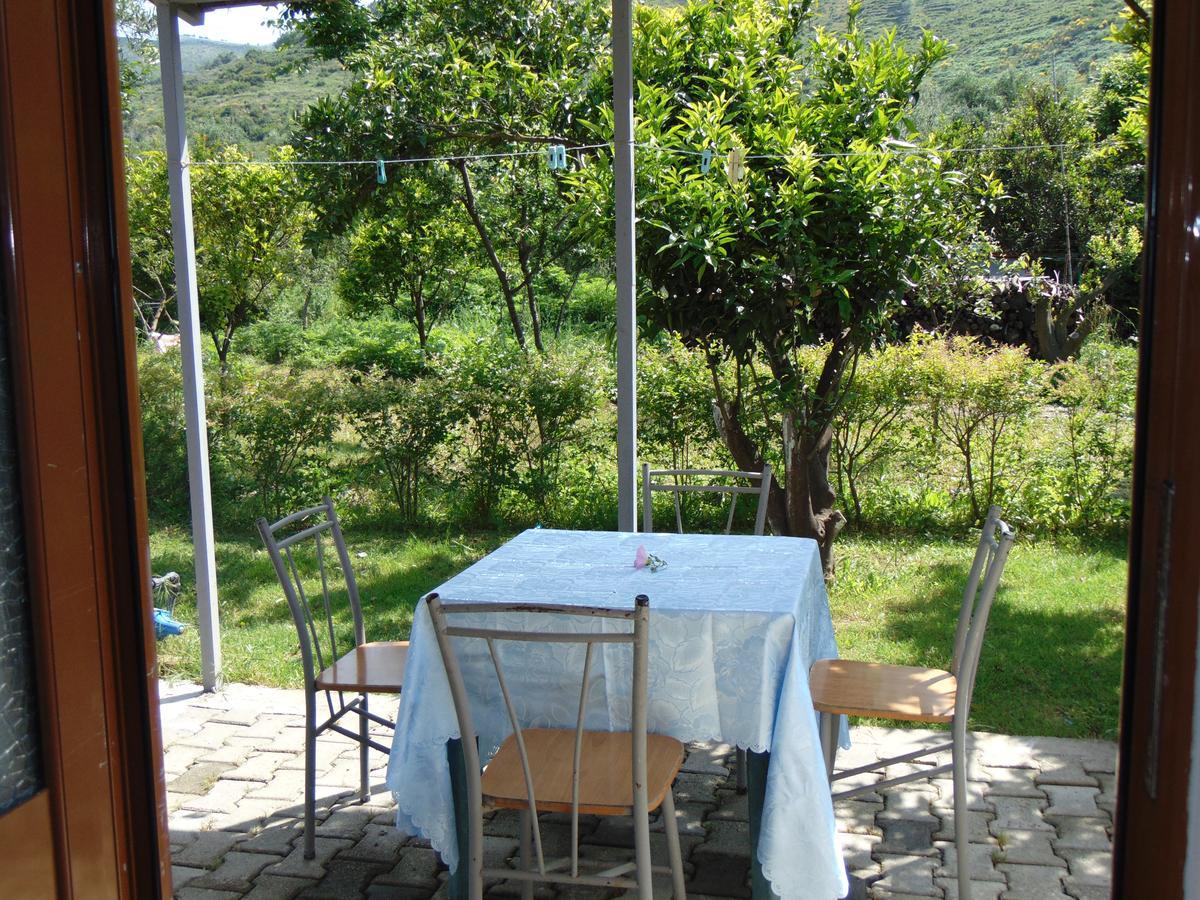 Vila Oasis Radhime Appartement Vlorë